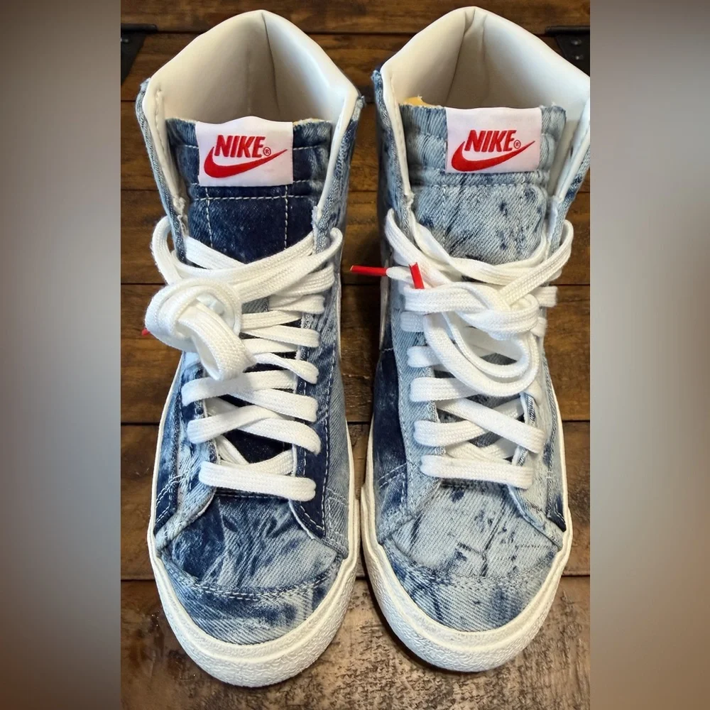 Nike Women’s Blazer Mid ‘77 Washed Denim - Picture 3 of 6